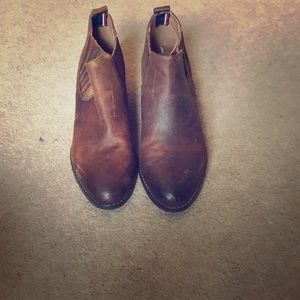 BNWOT brown distressed leather boots